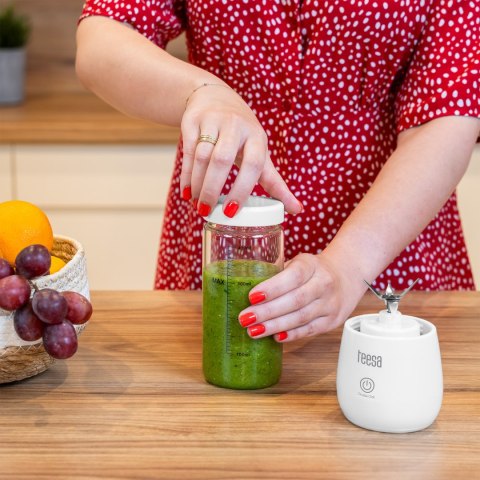 Blender bezprzewodowy, szklany kubek, 450ml, 100W , 6 noży Blender bezprzewodowy, szklany kubek, 450ml, 100W , 6 noży