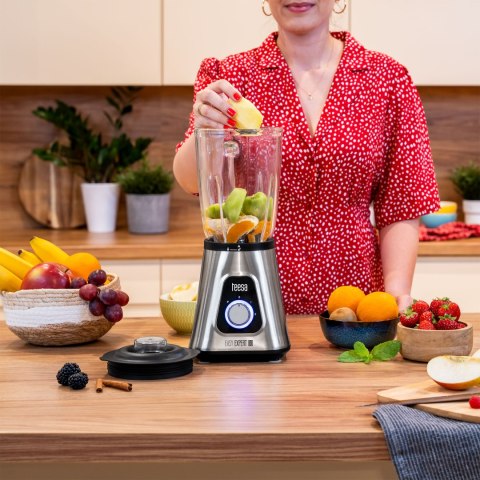 Blender kielichowy EASY EXPERT GO 1300W , szklany kielich 1,5L + kubek podróżny 600 ml Blender kielichowy EASY EXPERT GO 1300W , szklany kielich 1,5L + kubek podróżny 600 ml