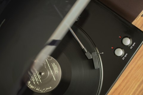 Gramofon Kruger&Matz model TT-501 Gramofon Kruger&Matz model TT-501