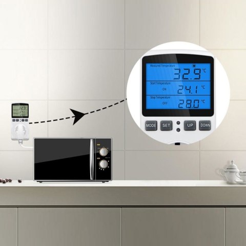 Termostat z gniazdem 230V E6185 Termostat z gniazdem 230V E6185