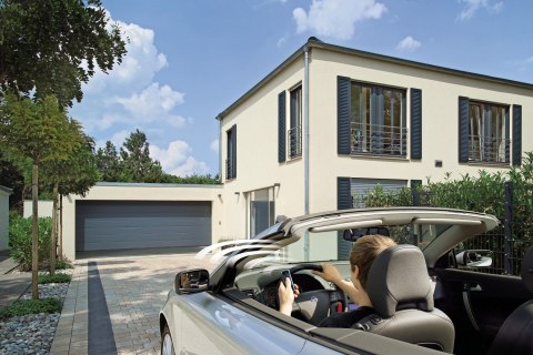 Brama garażowa segmentowa Renomatic/Hormann z napędem ProLift500-2 i szyną FS30 - przetłoczenia M Woodgrain. Wymiar 2500x2250mm. Brama garażowa segmentowa Renomatic/Hormann z napędem ProLift500-2 i szyną FS30 - przetłoczenia M Woodgrain. Wymiar 2500x2250mm.